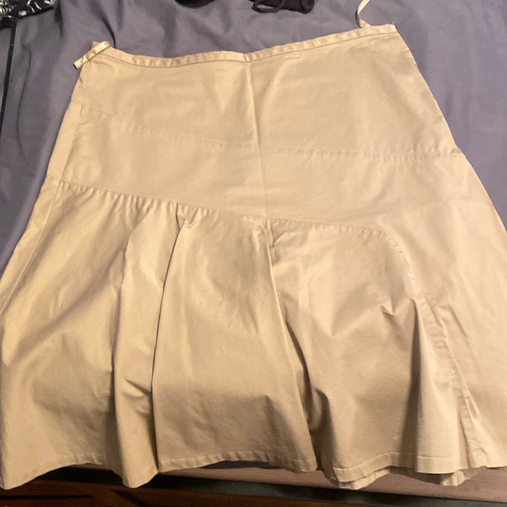 Gap khaki skirt bought for my daughter she didn’t like it. Size 12
